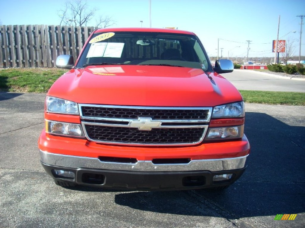 2007 Silverado 1500 Classic LT Extended Cab - Victory Red / Dark Charcoal photo #9
