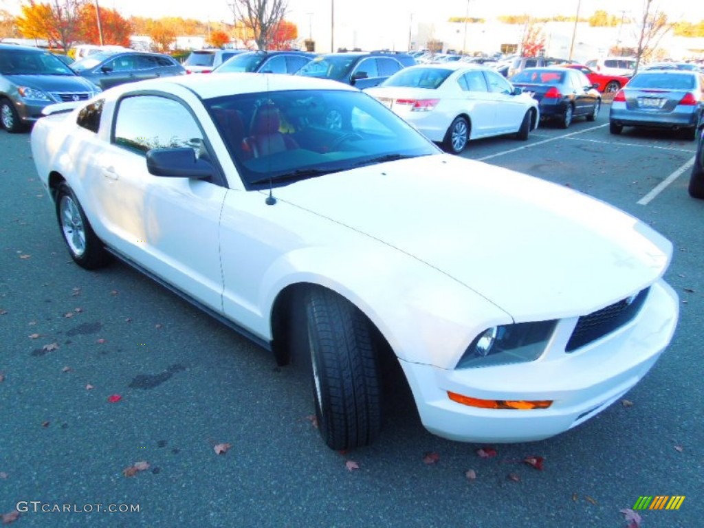 2006 Mustang V6 Premium Coupe - Performance White / Red/Dark Charcoal photo #2