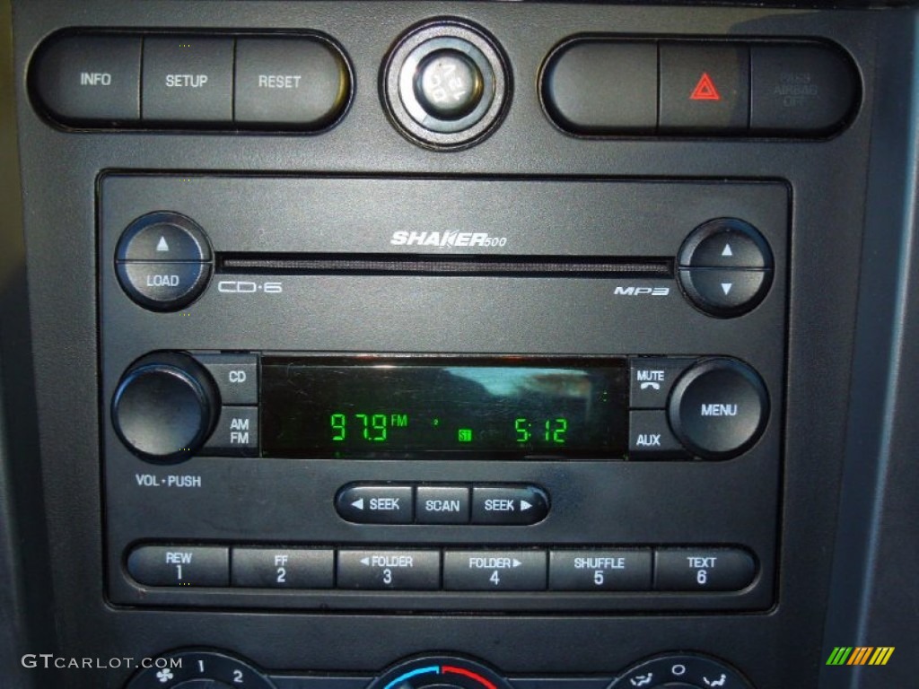 2006 Ford Mustang V6 Premium Coupe Audio System Photo #73487654