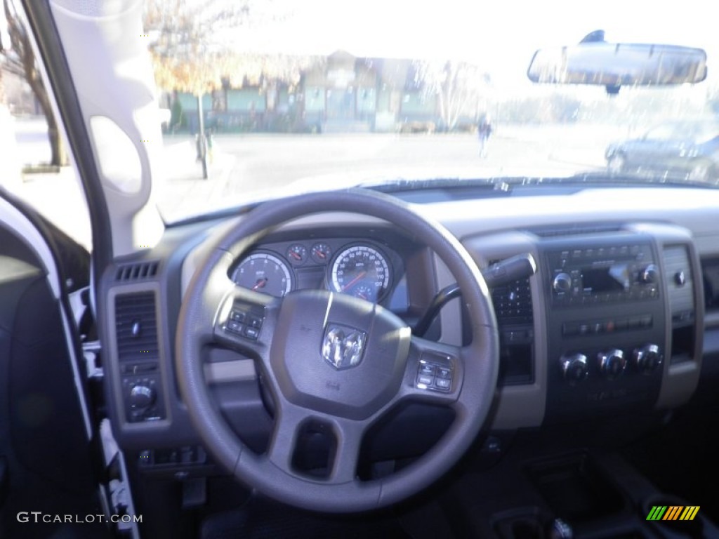 2012 Ram 2500 HD ST Regular Cab 4x4 - Bright White / Dark Slate/Medium Graystone photo #4