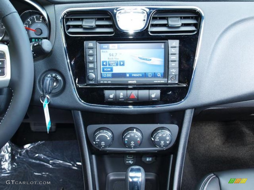 2013 Chrysler 200 S Convertible Controls Photo #73494566