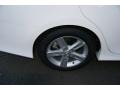 Super White - Camry SE Photo No. 9