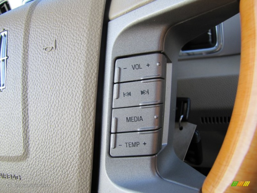 2007 Lincoln Navigator Ultimate 4x4 Controls Photo #73498553