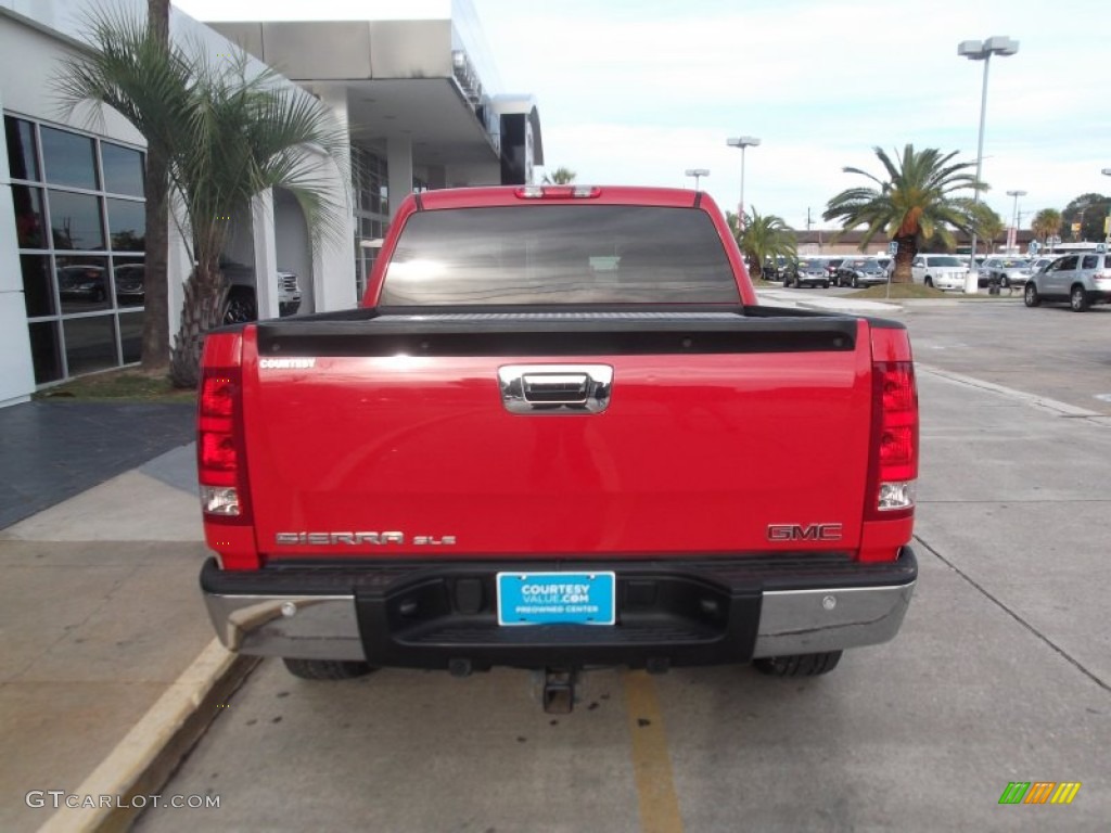 2008 Sierra 1500 SLE Crew Cab - Fire Red / Light Cashmere photo #3