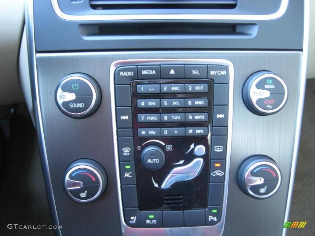 2013 Volvo S60 T5 AWD Controls Photo #73508982