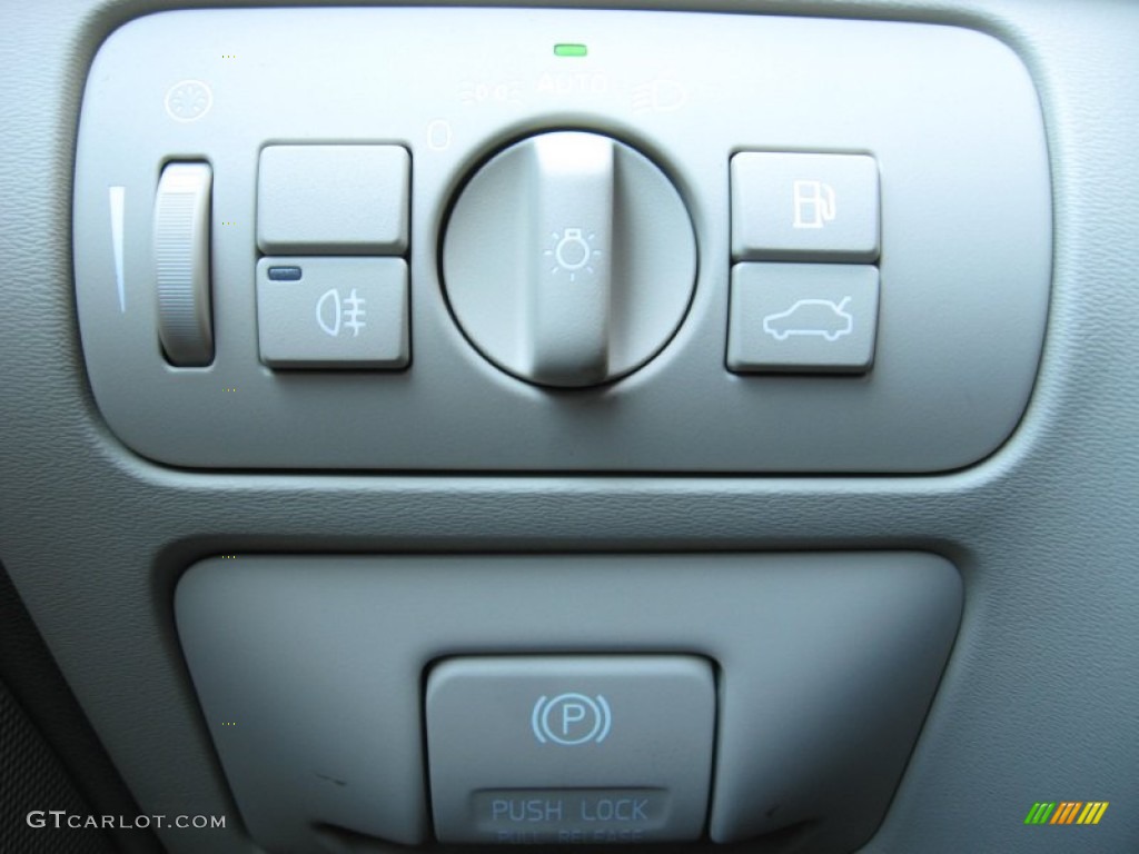 2013 Volvo S60 T5 AWD Controls Photo #73509028