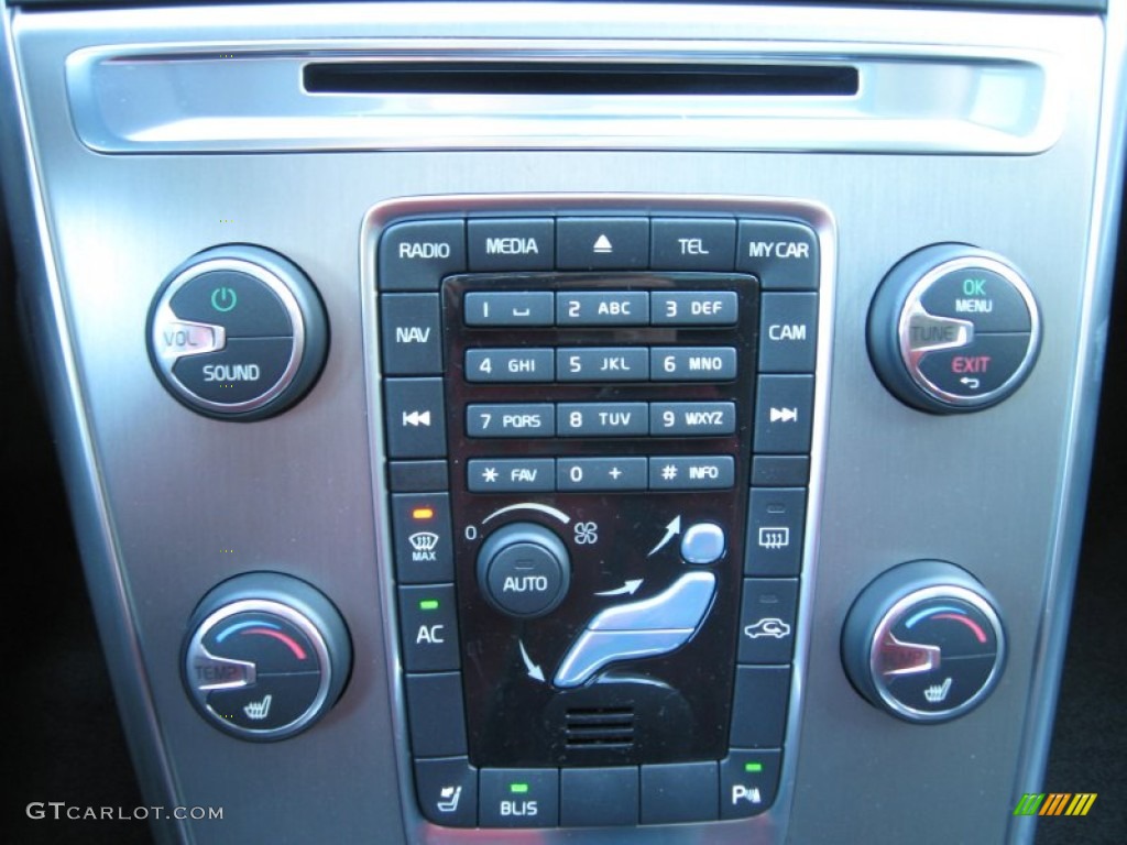 2013 Volvo XC60 3.2 AWD Controls Photo #73512449