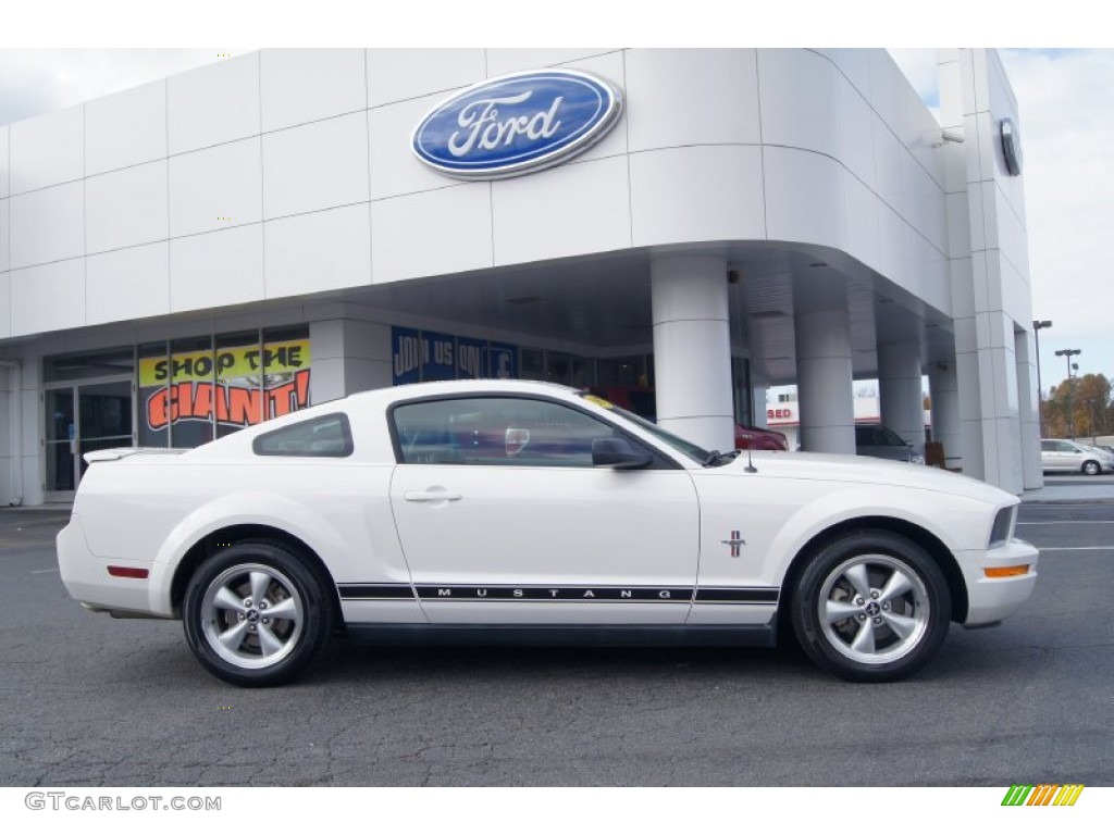 2007 Mustang V6 Premium Coupe - Performance White / Dark Charcoal photo #2