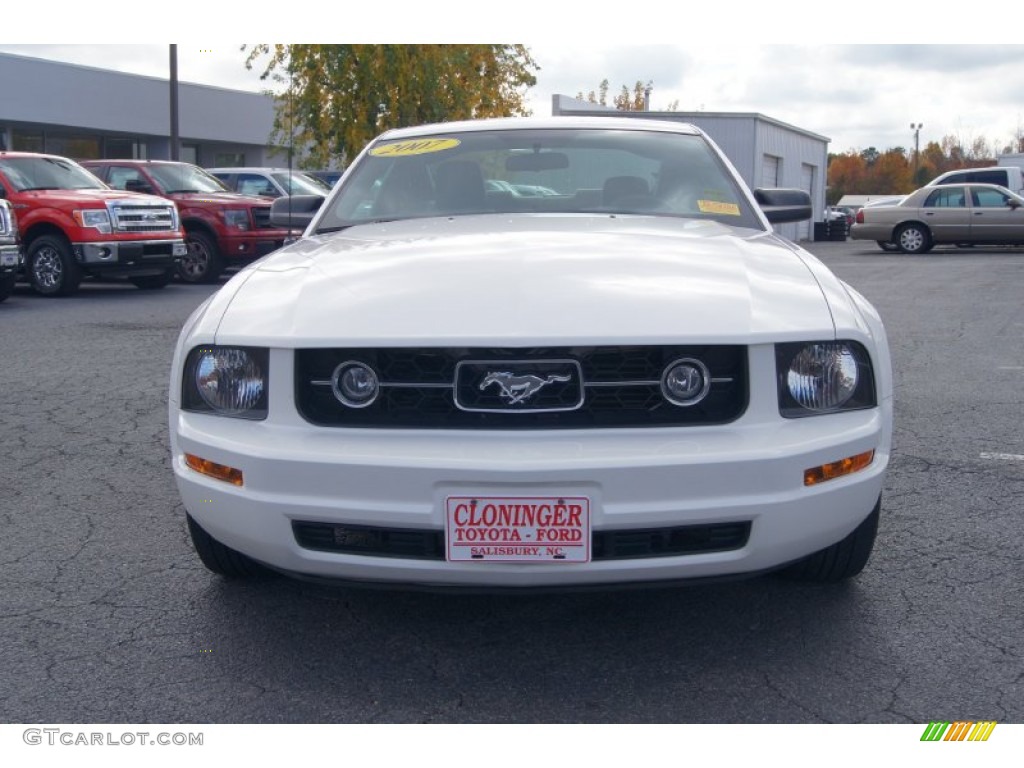 2007 Mustang V6 Premium Coupe - Performance White / Dark Charcoal photo #7