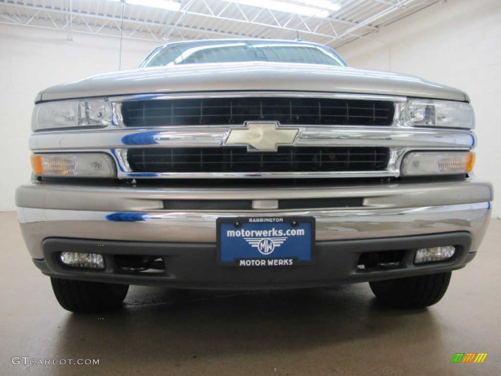 2003 Suburban 1500 LT 4x4 - Light Pewter Metallic / Tan/Neutral photo #3