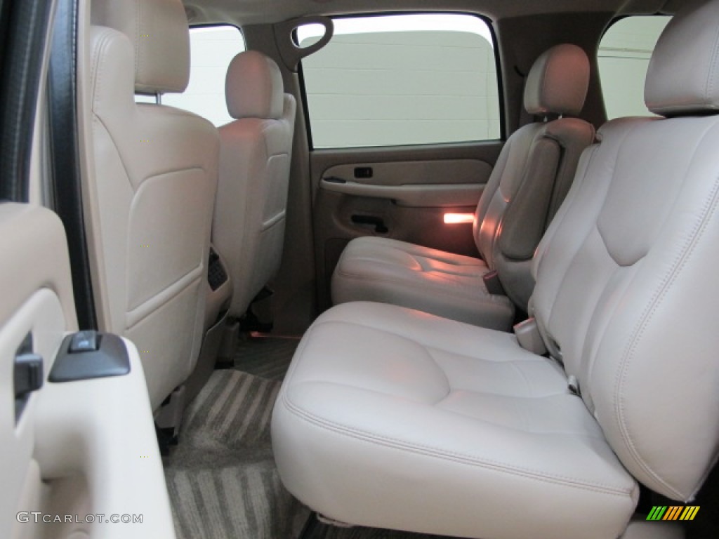 2003 Suburban 1500 LT 4x4 - Light Pewter Metallic / Tan/Neutral photo #18