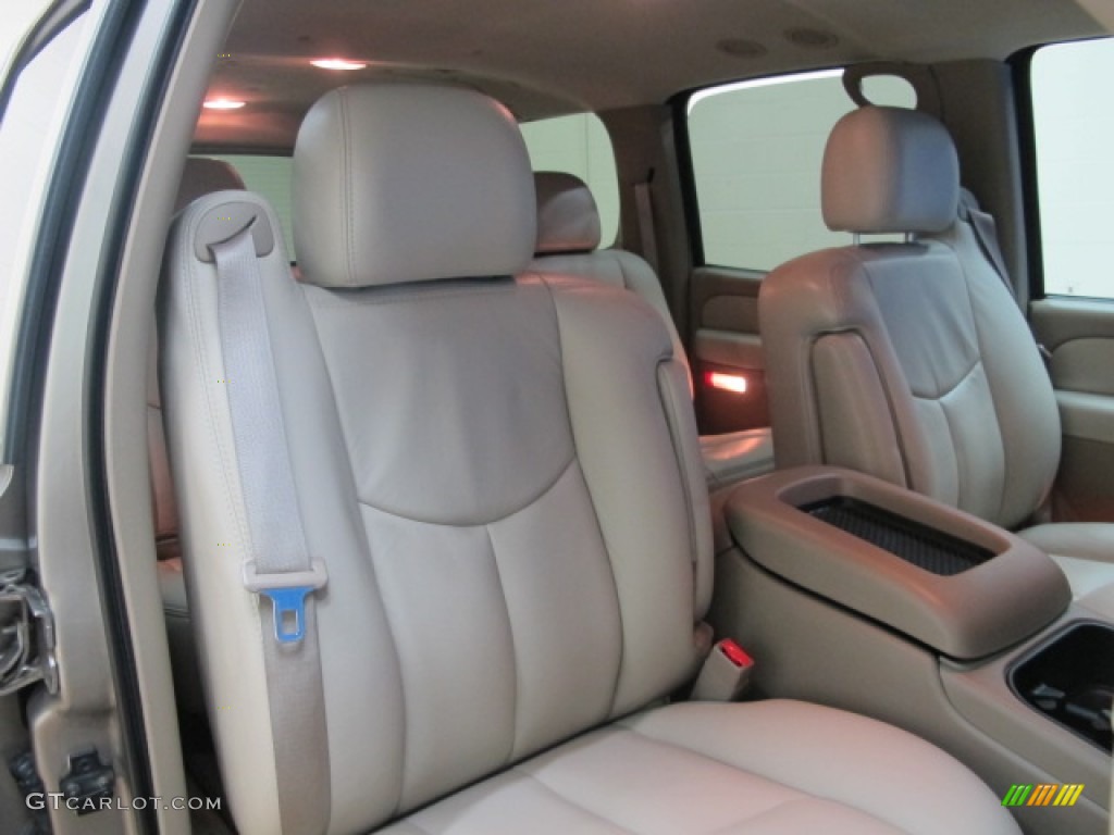 2003 Suburban 1500 LT 4x4 - Light Pewter Metallic / Tan/Neutral photo #23