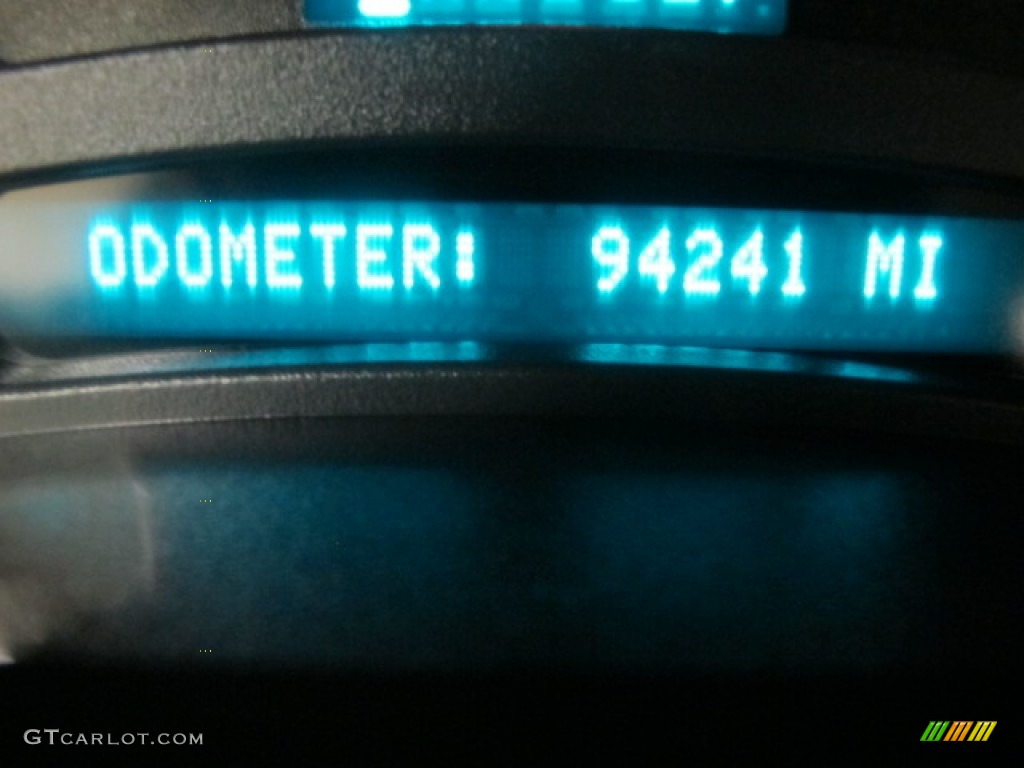 2003 Suburban 1500 LT 4x4 - Light Pewter Metallic / Tan/Neutral photo #28