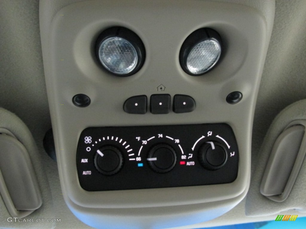 2003 Suburban 1500 LT 4x4 - Light Pewter Metallic / Tan/Neutral photo #31