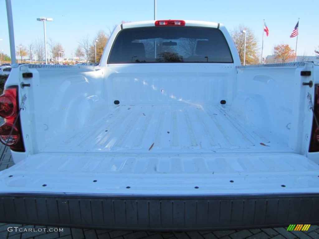 2007 Ram 1500 SLT Regular Cab 4x4 - Bright White / Medium Slate Gray photo #16