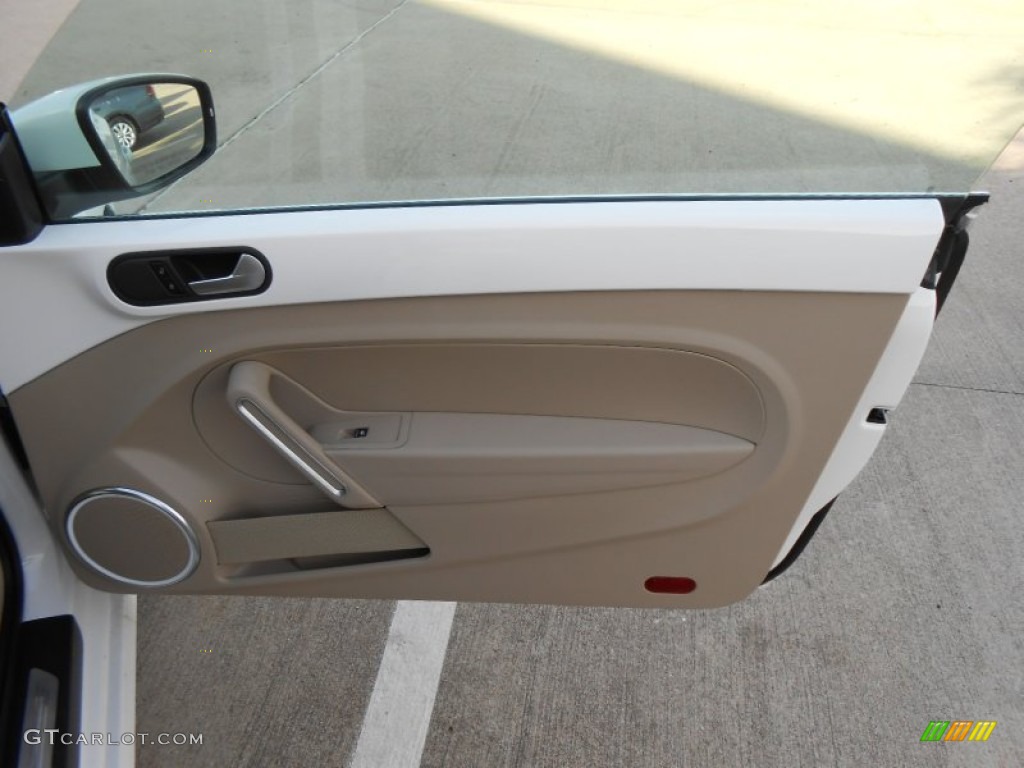 2013 Volkswagen Beetle TDI Beige Door Panel Photo #73520238