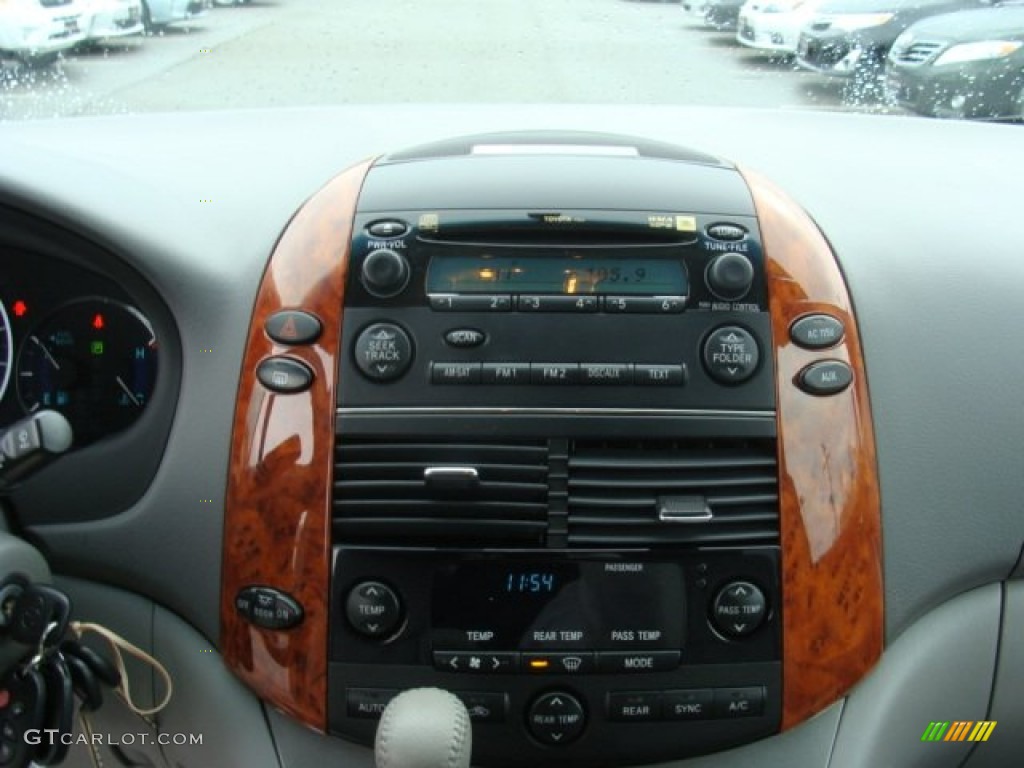2006 Toyota Sienna XLE AWD Controls Photos