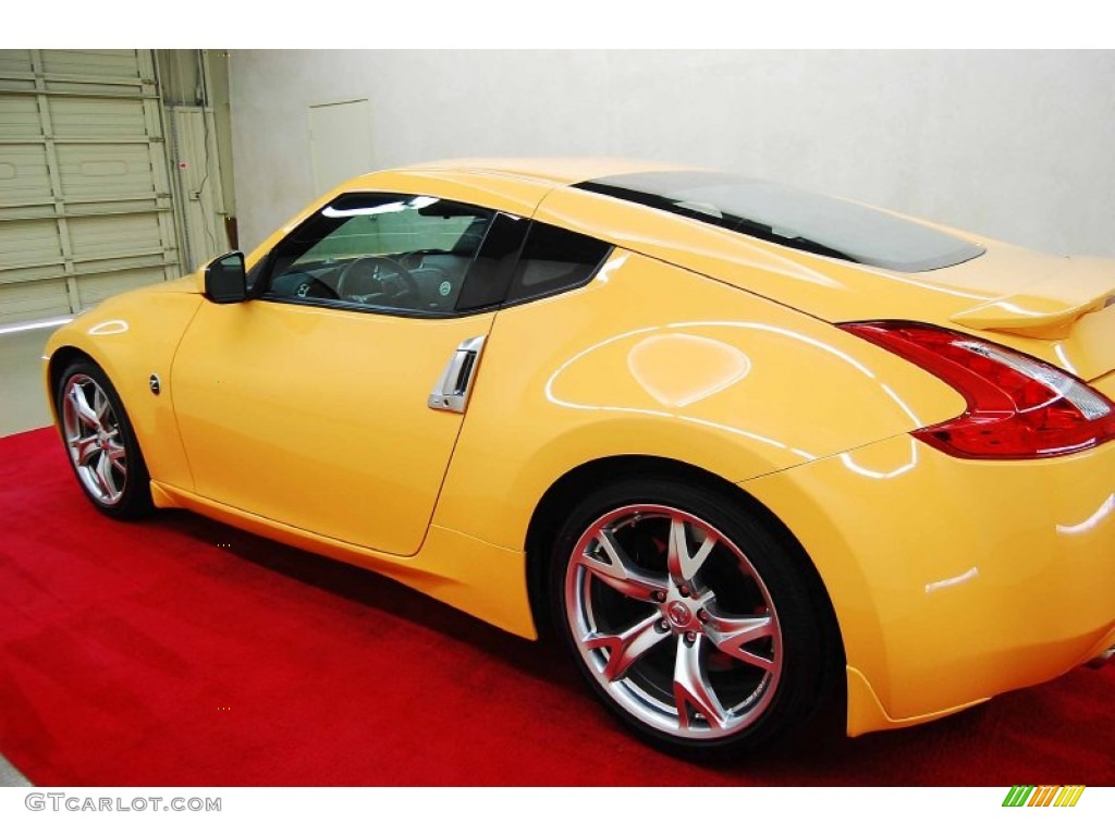 2009 370Z Sport Coupe - Chicane Yellow / Black Cloth photo #4