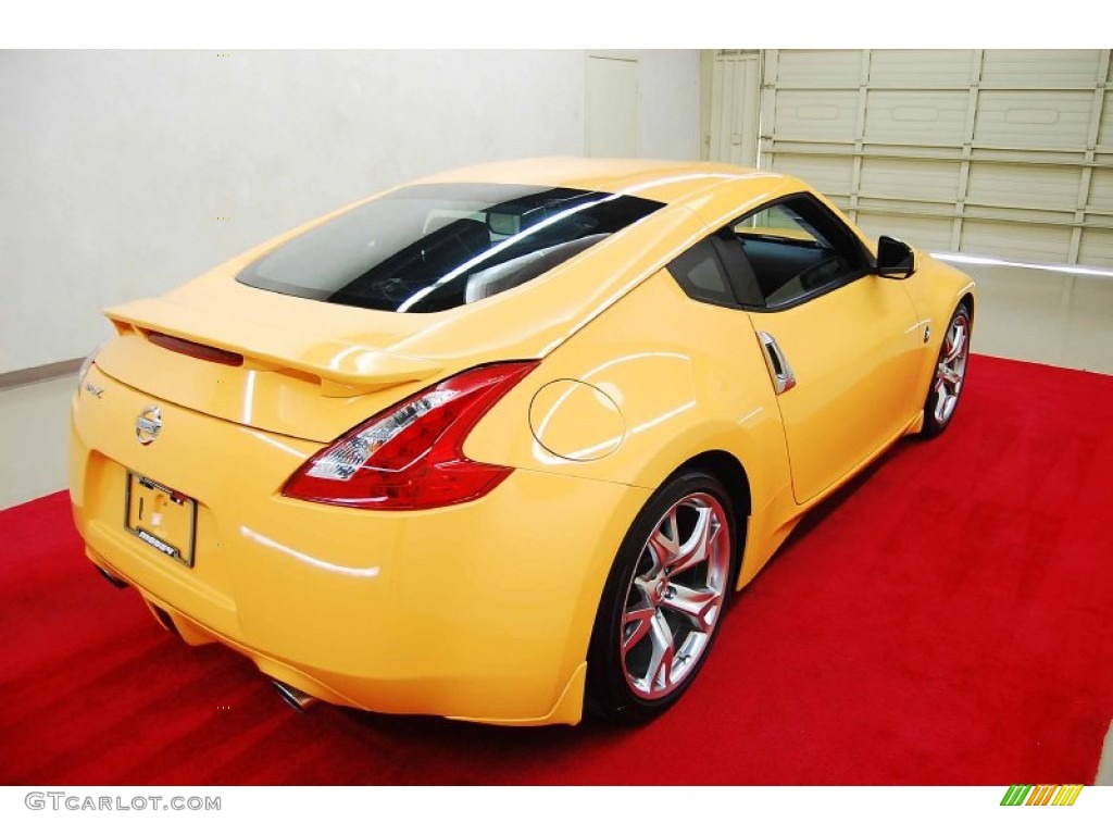 2009 370Z Sport Coupe - Chicane Yellow / Black Cloth photo #6