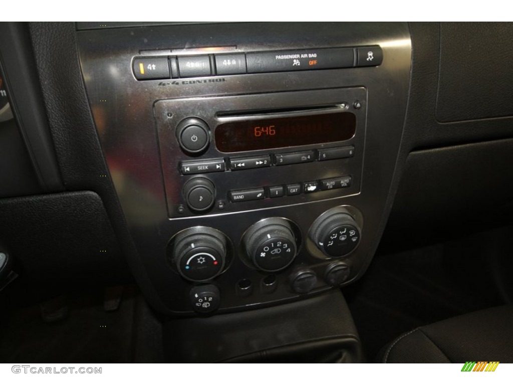 2008 Hummer H3 Standard H3 Model Controls Photo #73527945