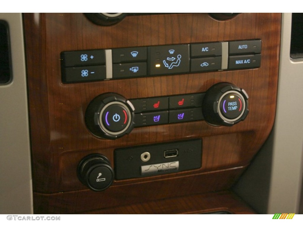2010 Ford F150 Lariat SuperCab 4x4 Controls Photo #73532673