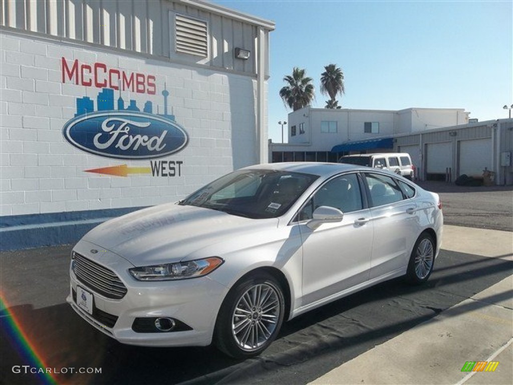 White Platinum Metallic Tri-coat Ford Fusion