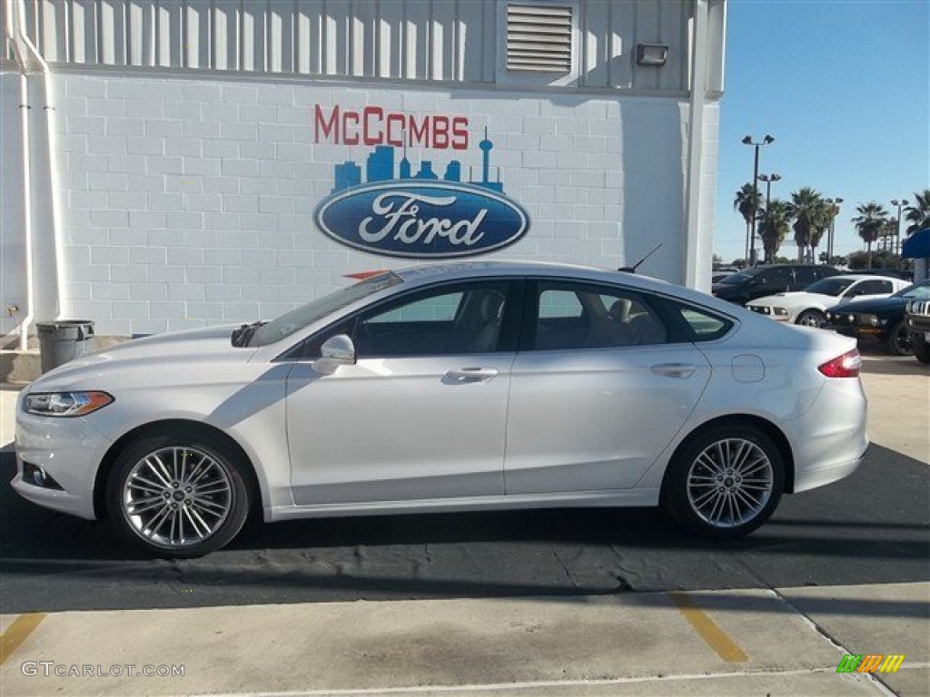 2013 Fusion SE 1.6 EcoBoost - White Platinum Metallic Tri-coat / Dune photo #2