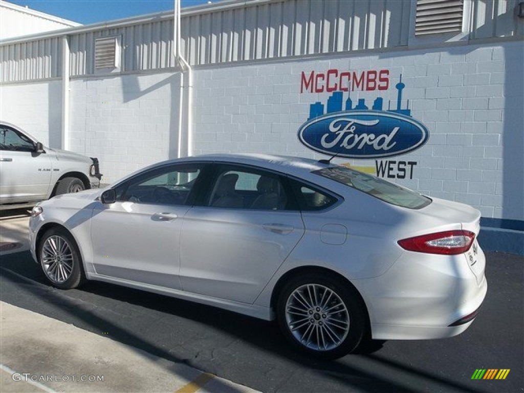 2013 Fusion SE 1.6 EcoBoost - White Platinum Metallic Tri-coat / Dune photo #3