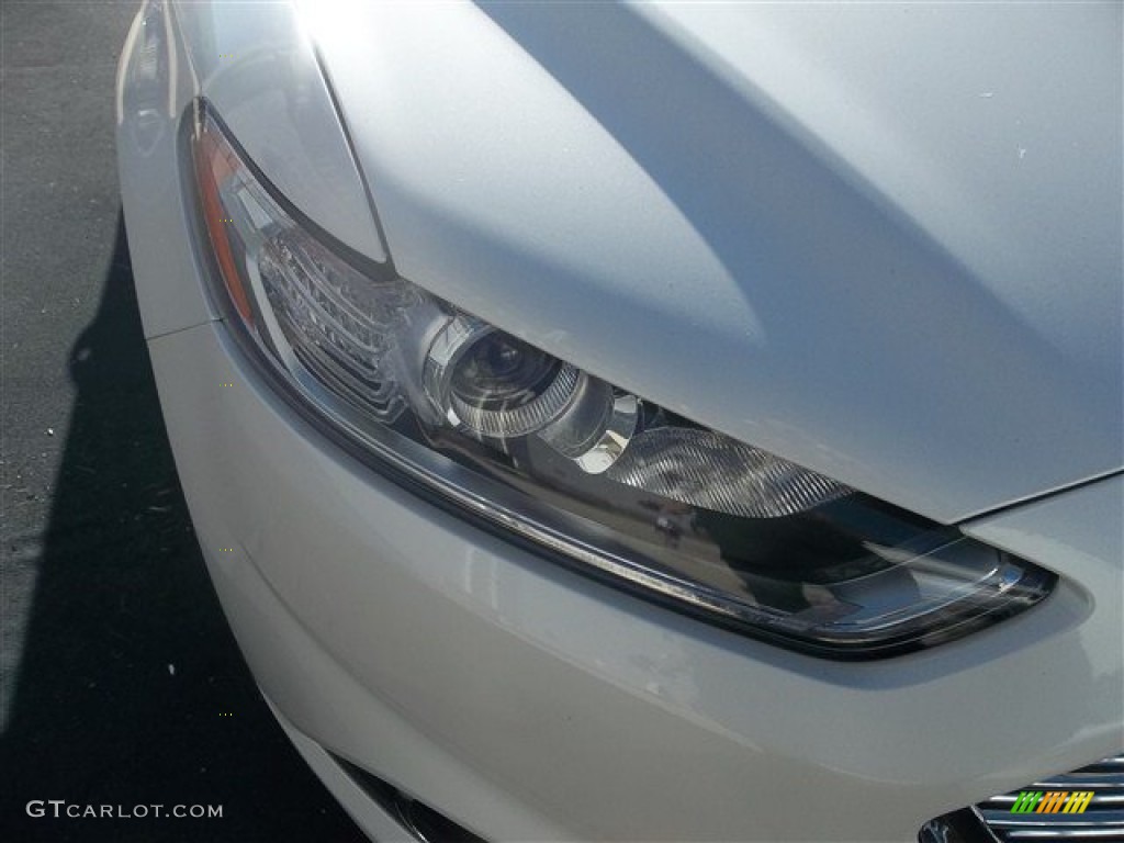 2013 Fusion SE 1.6 EcoBoost - White Platinum Metallic Tri-coat / Dune photo #16