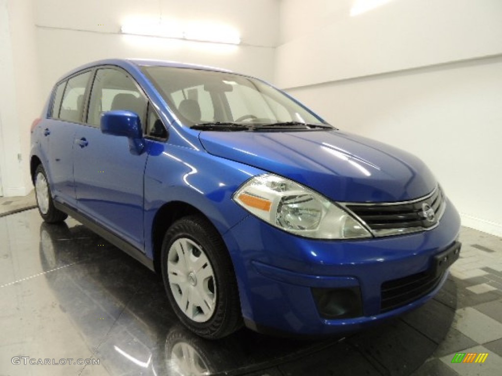 2011 Versa 1.8 S Hatchback - Metallic Blue / Charcoal photo #3