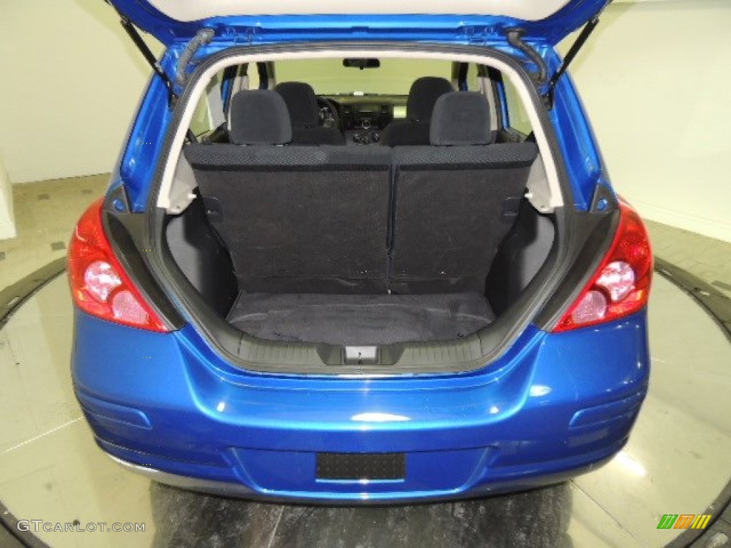 2011 Versa 1.8 S Hatchback - Metallic Blue / Charcoal photo #7