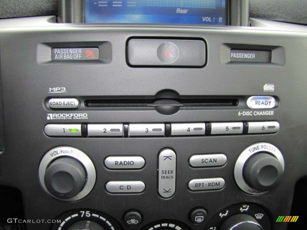 2011 Mitsubishi Endeavor SE Audio System Photos