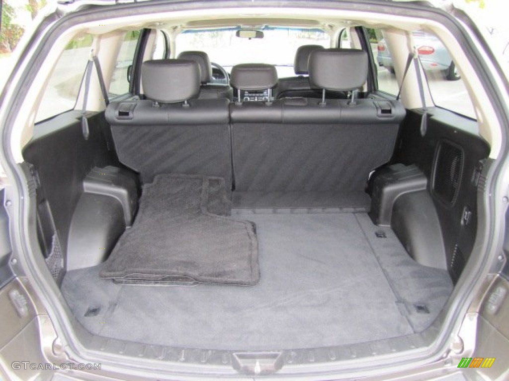 2011 Mitsubishi Endeavor SE Trunk Photos