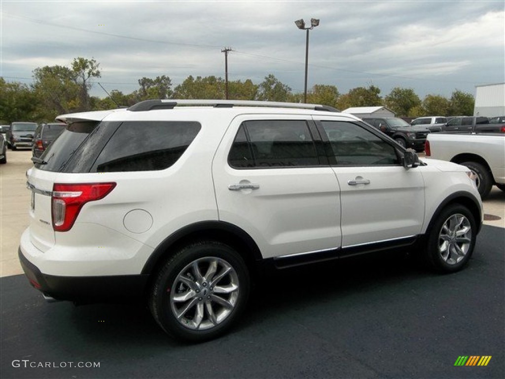 2013 Explorer XLT - White Platinum Tri-Coat / Medium Light Stone photo #10