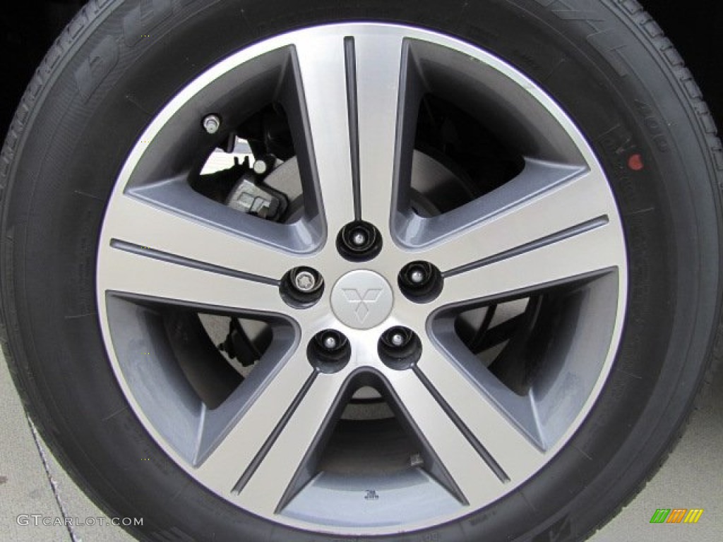 2011 Mitsubishi Endeavor SE Wheel Photo #73541460