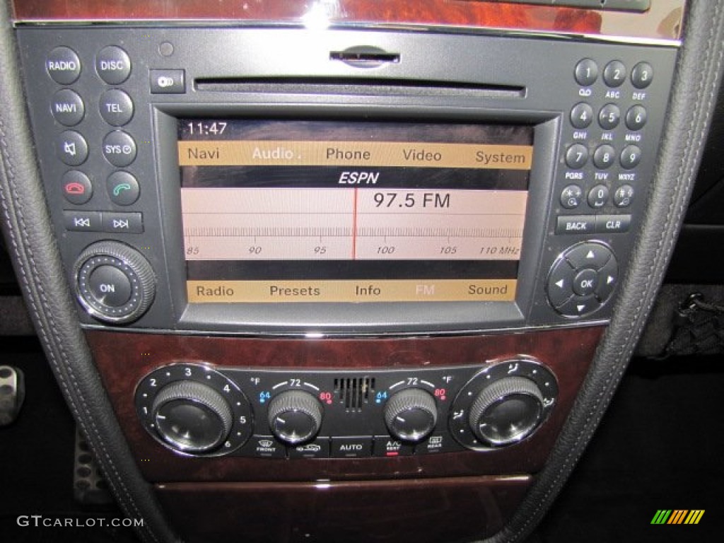 2010 Mercedes-Benz G 550 Audio System Photos