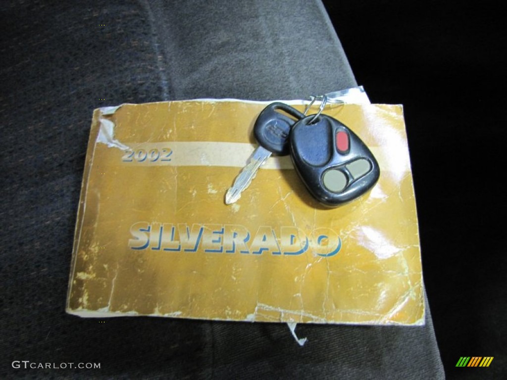 2002 Silverado 2500 LS Extended Cab 4x4 - Light Pewter Metallic / Graphite photo #28