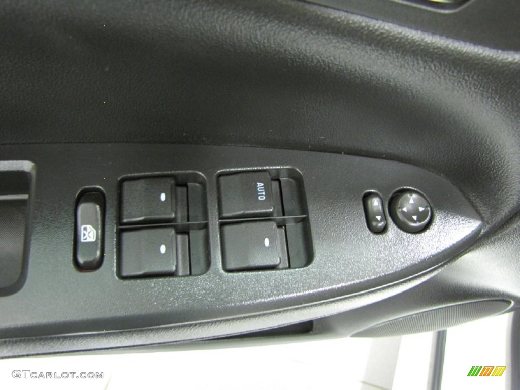 2009 Chevrolet Impala LT Controls Photo #73549265