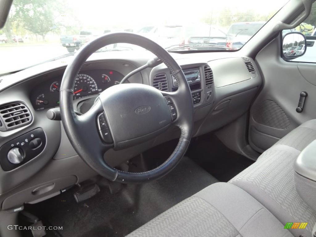 Medium Graphite Interior 2002 Ford F150 Sport Regular Cab Photo #73550539