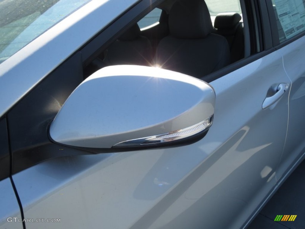 2013 Elantra Limited - Silver / Gray photo #11