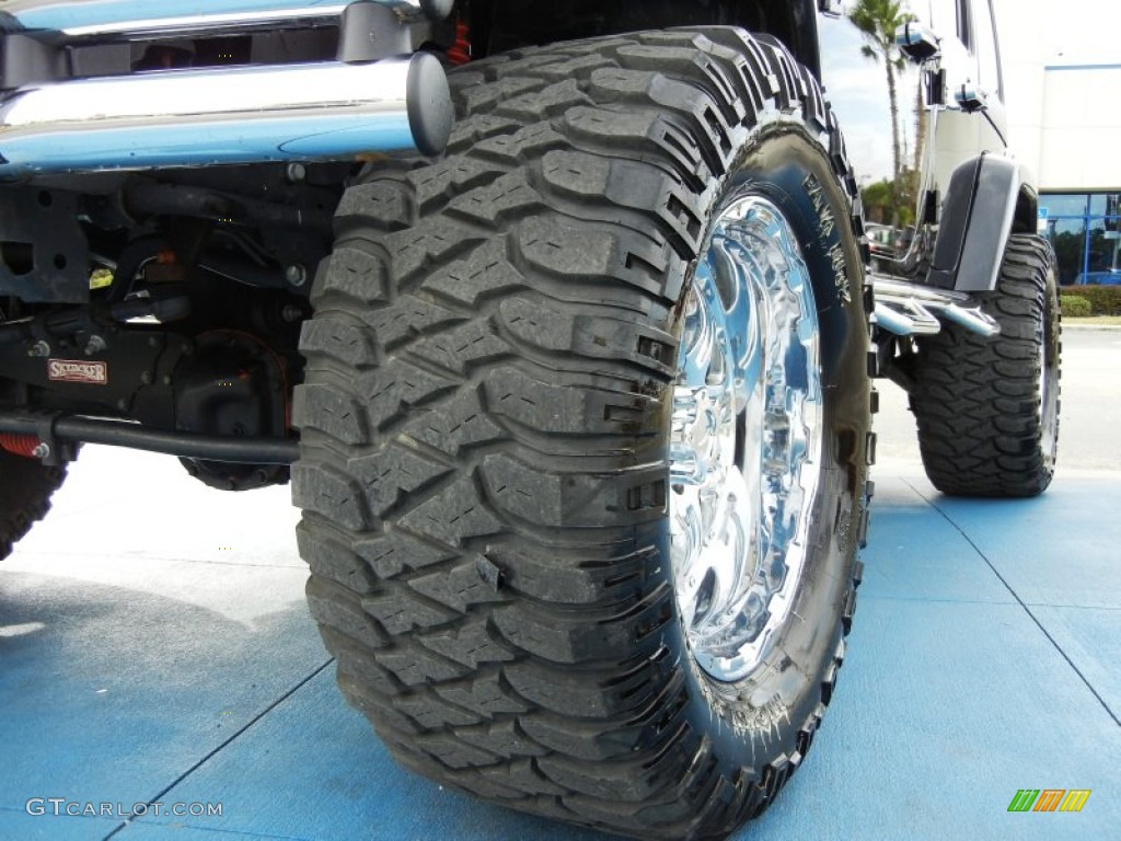 2011 Jeep Wrangler Unlimited Sahara 4x4 Custom Wheels Photos
