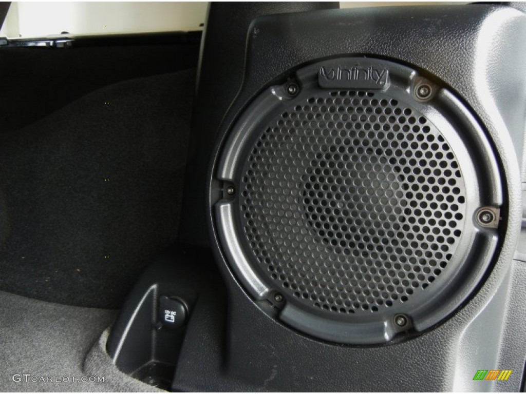 2011 Jeep Wrangler Unlimited Sahara 4x4 Audio System Photo #73553312