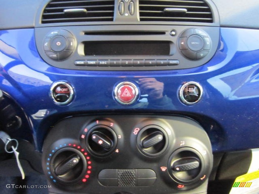 2012 Fiat 500 Pop Controls Photo #73553405