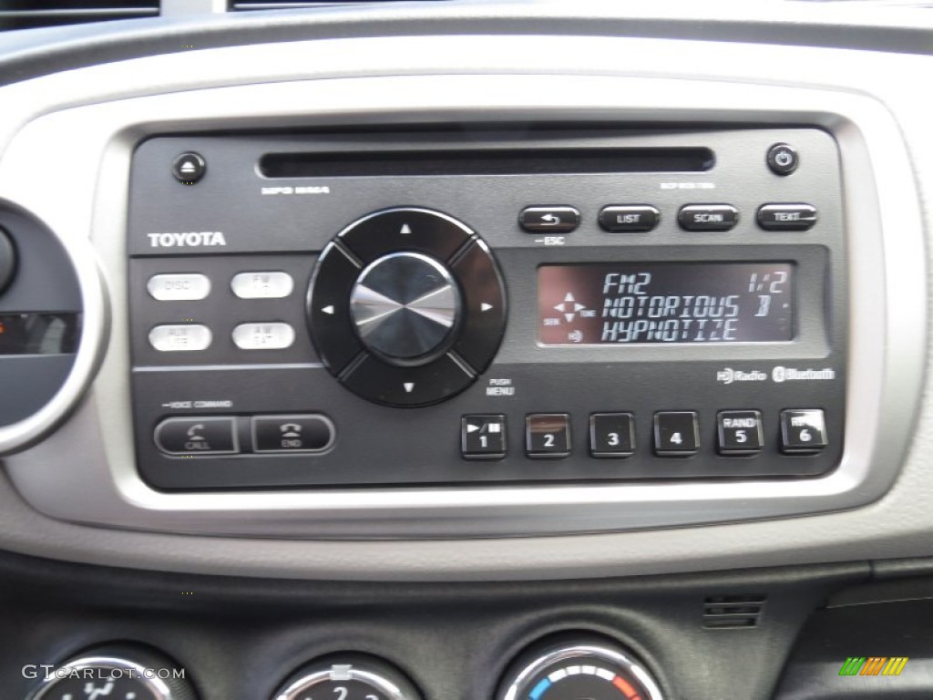 2013 Toyota Yaris LE 3 Door Audio System Photo #73554050