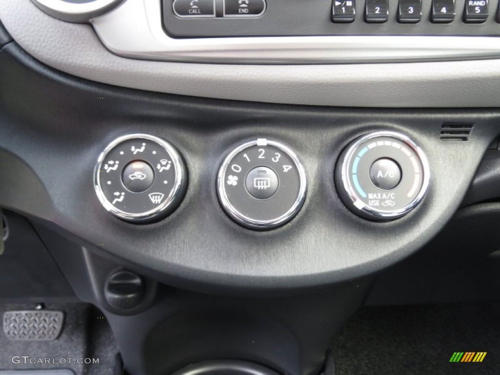 2013 Toyota Yaris LE 3 Door Controls Photo #73554080