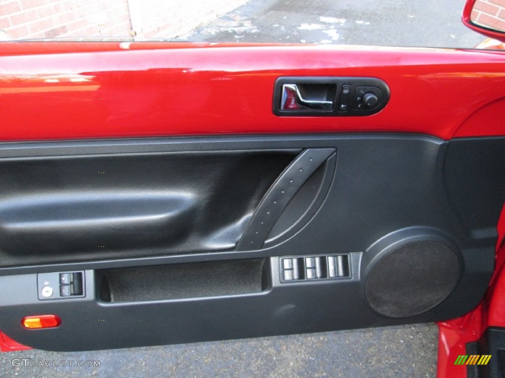 2006 Volkswagen New Beetle 2.5 Convertible Black Door Panel Photo #73555705