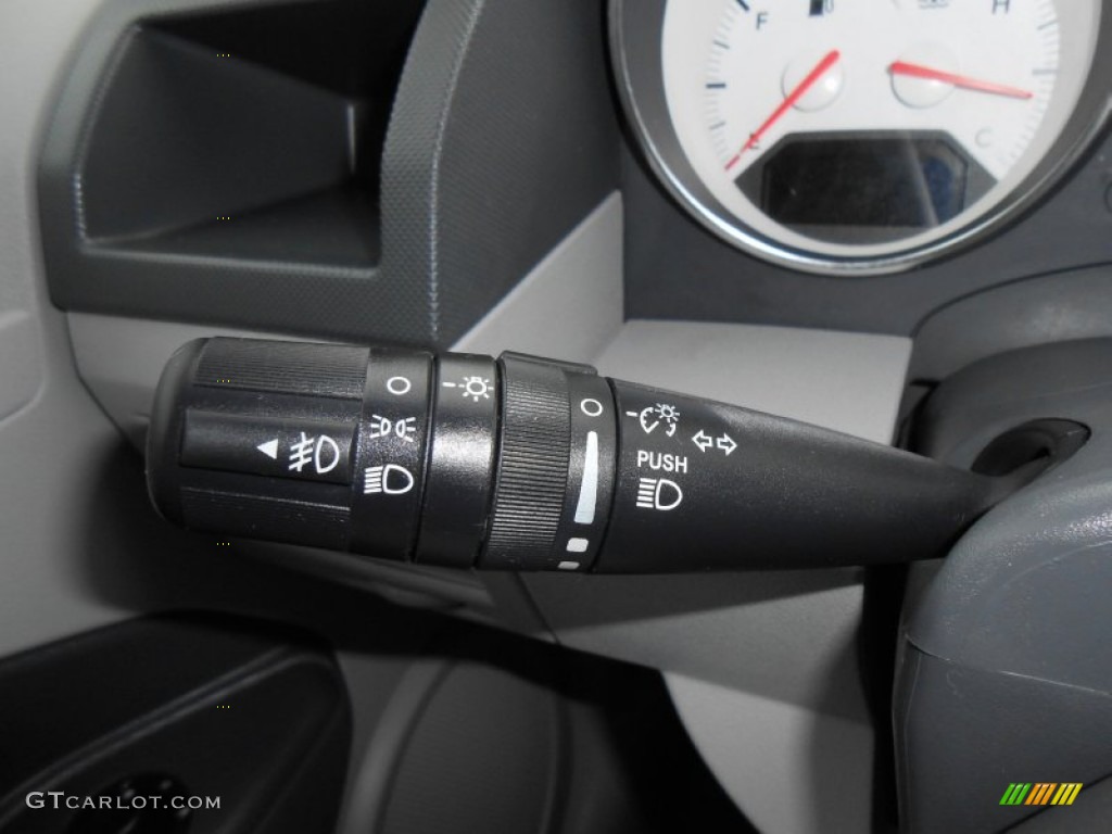 2007 Dodge Caliber SXT Controls Photo #73556942