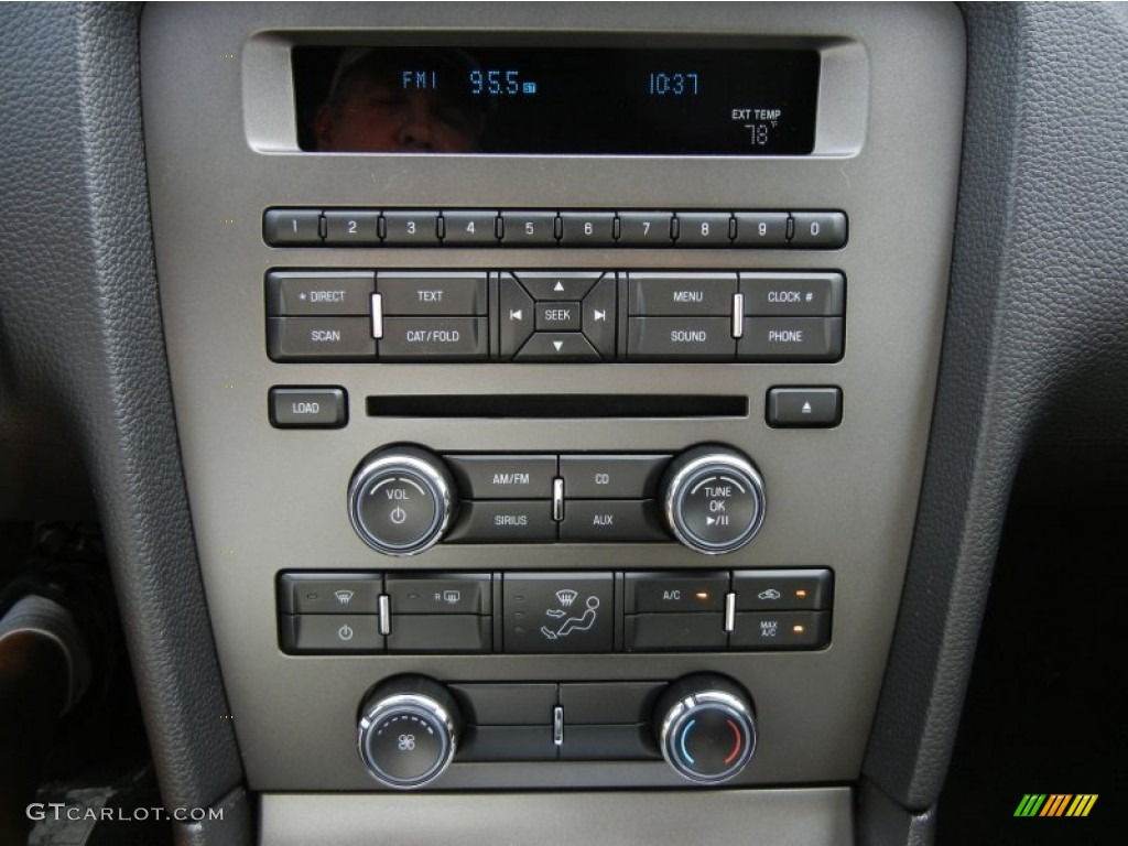 2013 Ford Mustang V6 Convertible Controls Photo #73559680