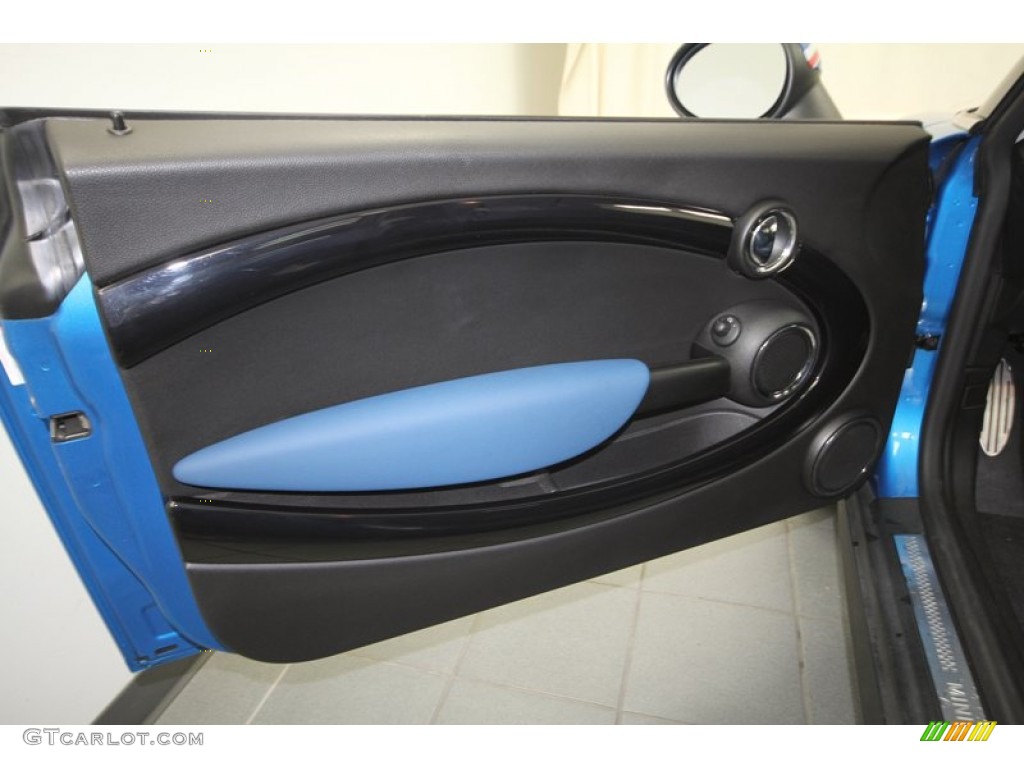 2008 Mini Cooper S Clubman Blue/Carbon Black Door Panel Photo #73560518