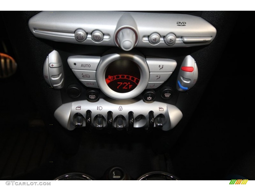 2008 Mini Cooper S Clubman Controls Photo #73560618